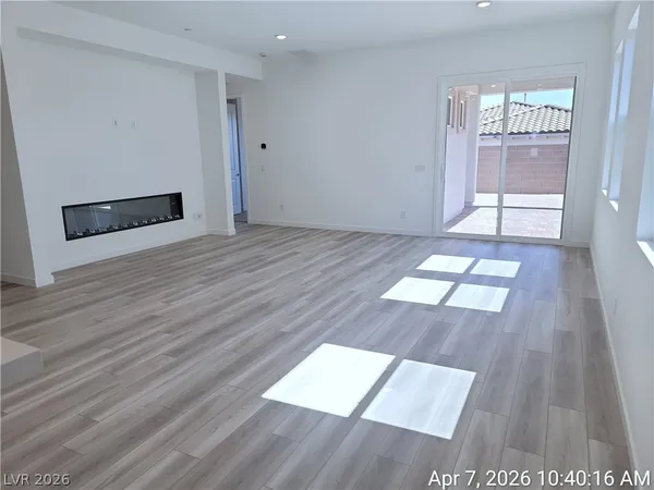 $2,587 | 96 Ibiza Lk Drive, Henderson, NV 89011