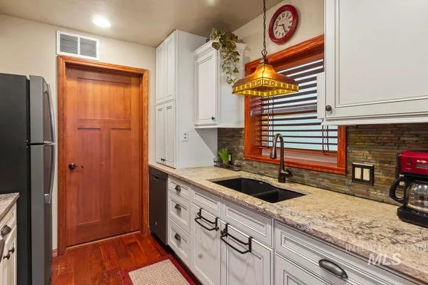 $1,399,000 | 131 Par Drive, Cascade, ID 83611