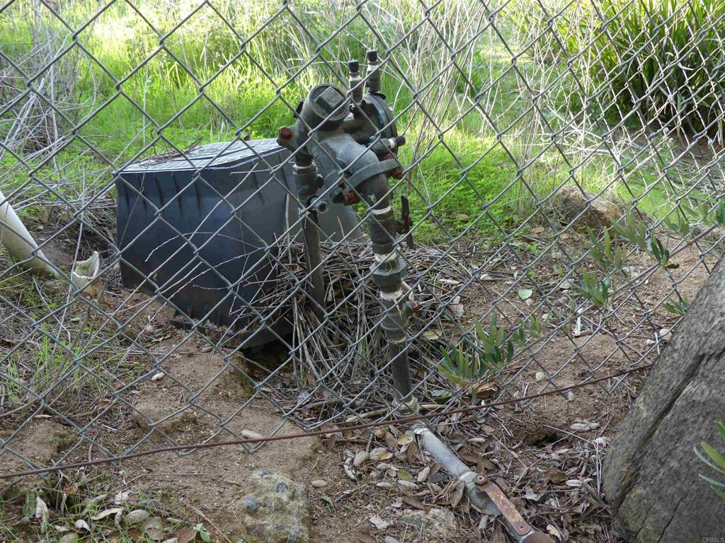 725 Yucca Road Fallbrook, CA 92028 - Photo 36 of 46 a view of a backyard