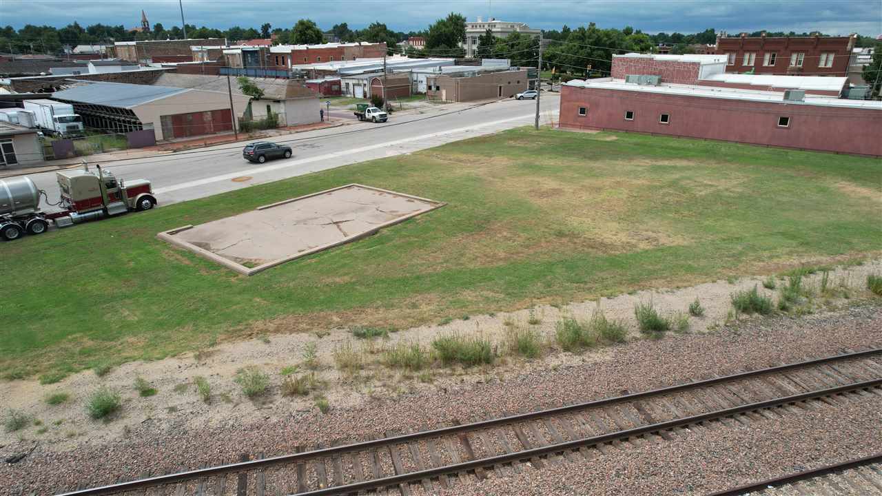 201 North 6th Street Perry, OK 73077 - Photo 3 of 10 Gallery Image 3