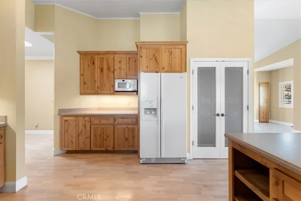 an empty room with closet