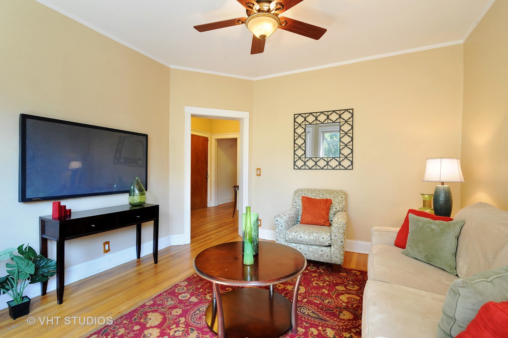 4521 North Dover Street, Unit 2S Chicago, IL 60640 - Photo 3 of 18