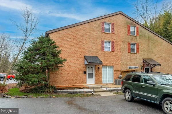 $229,900 | 96 Park Valley Lane, Unit 96, Brookhaven, PA 19015