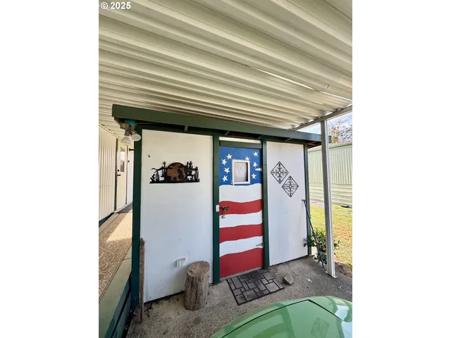 a house view with a outdoor space