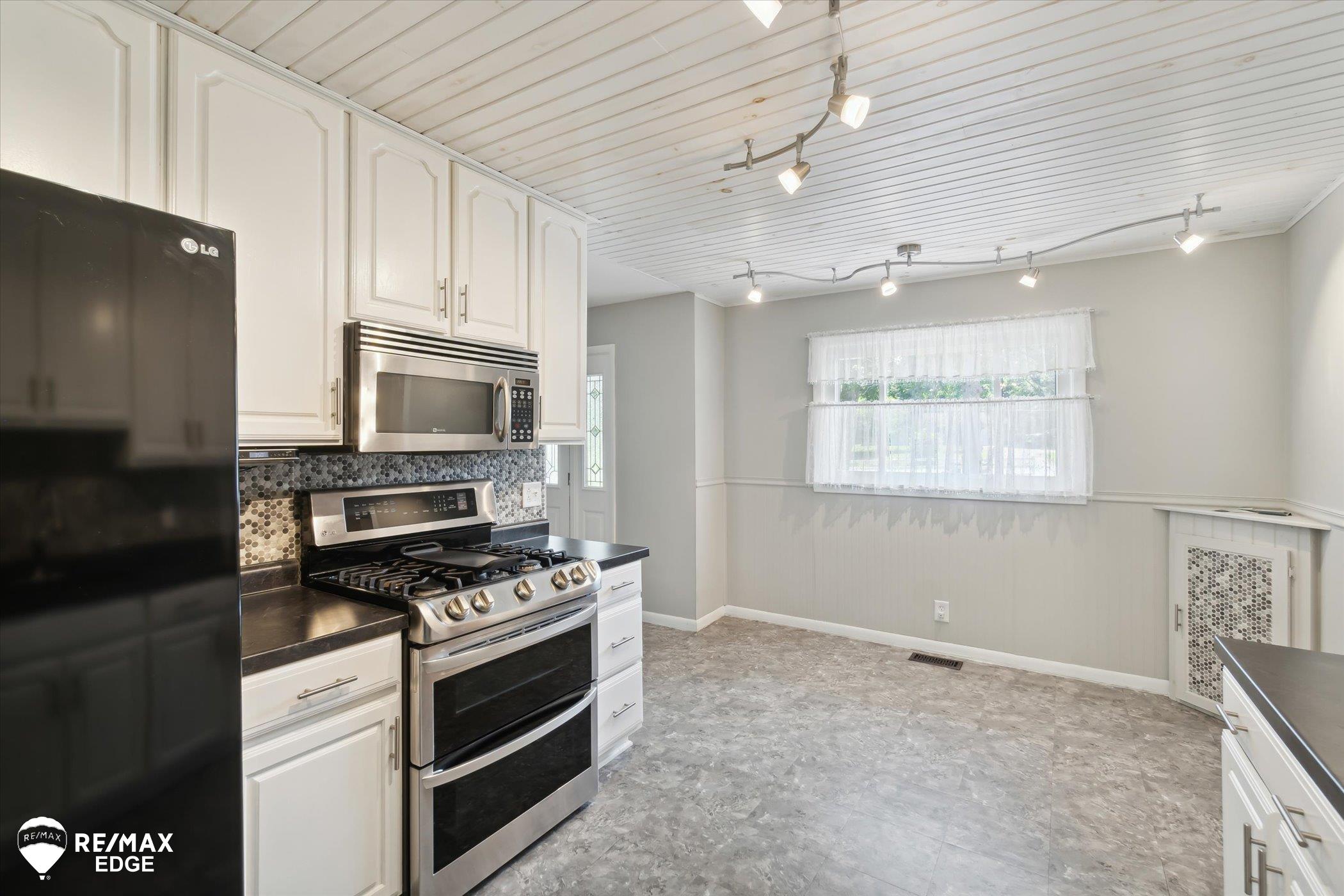 6028 West Wilson Road Clio, MI 48420 - Photo 11 of 62