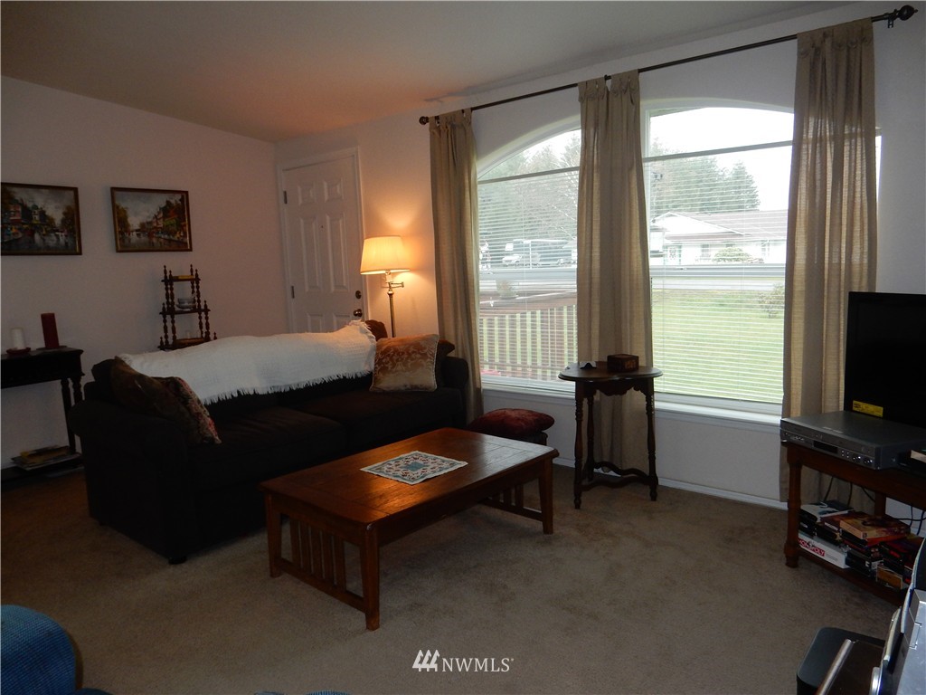 586 Leonard Road Onalaska, WA 98570 - Photo 2 of 13 Gallery Image 2