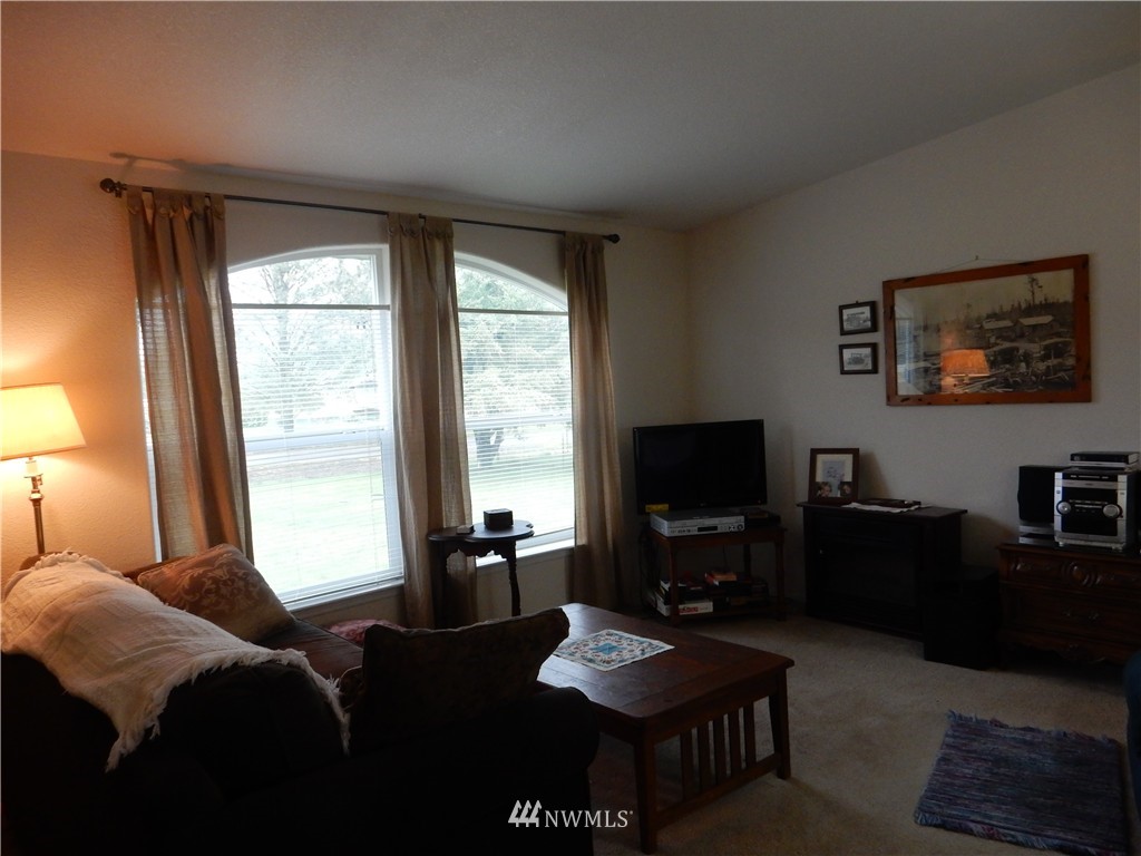 586 Leonard Road Onalaska, WA 98570 - Photo 3 of 13 Gallery Image 3