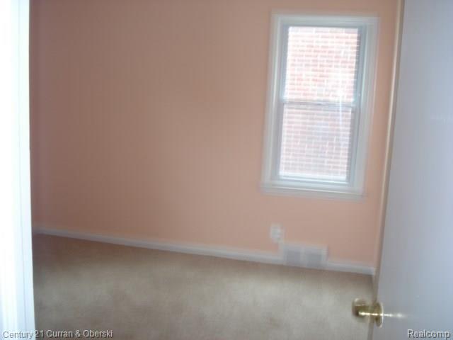 6554 Miller Road Dearborn, MI 48126 - Photo 20 of 31 013.JPG