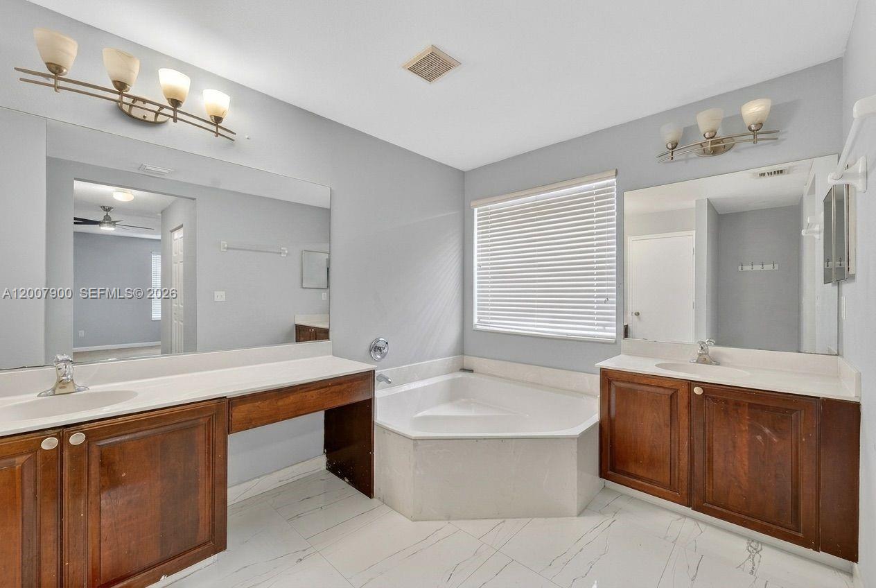16438 Southwest 28th Street Miramar, FL 33027 - Photo 14 of 24
