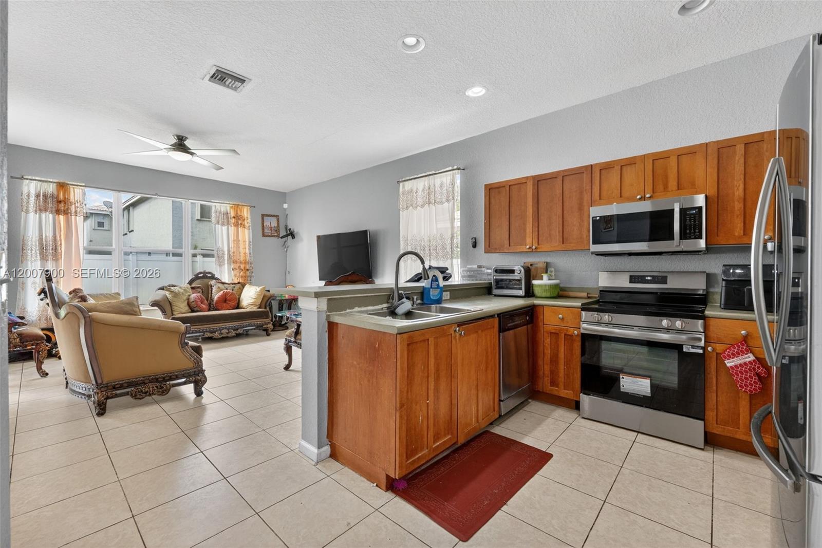 16438 Southwest 28th Street Miramar, FL 33027 - Photo 10 of 24