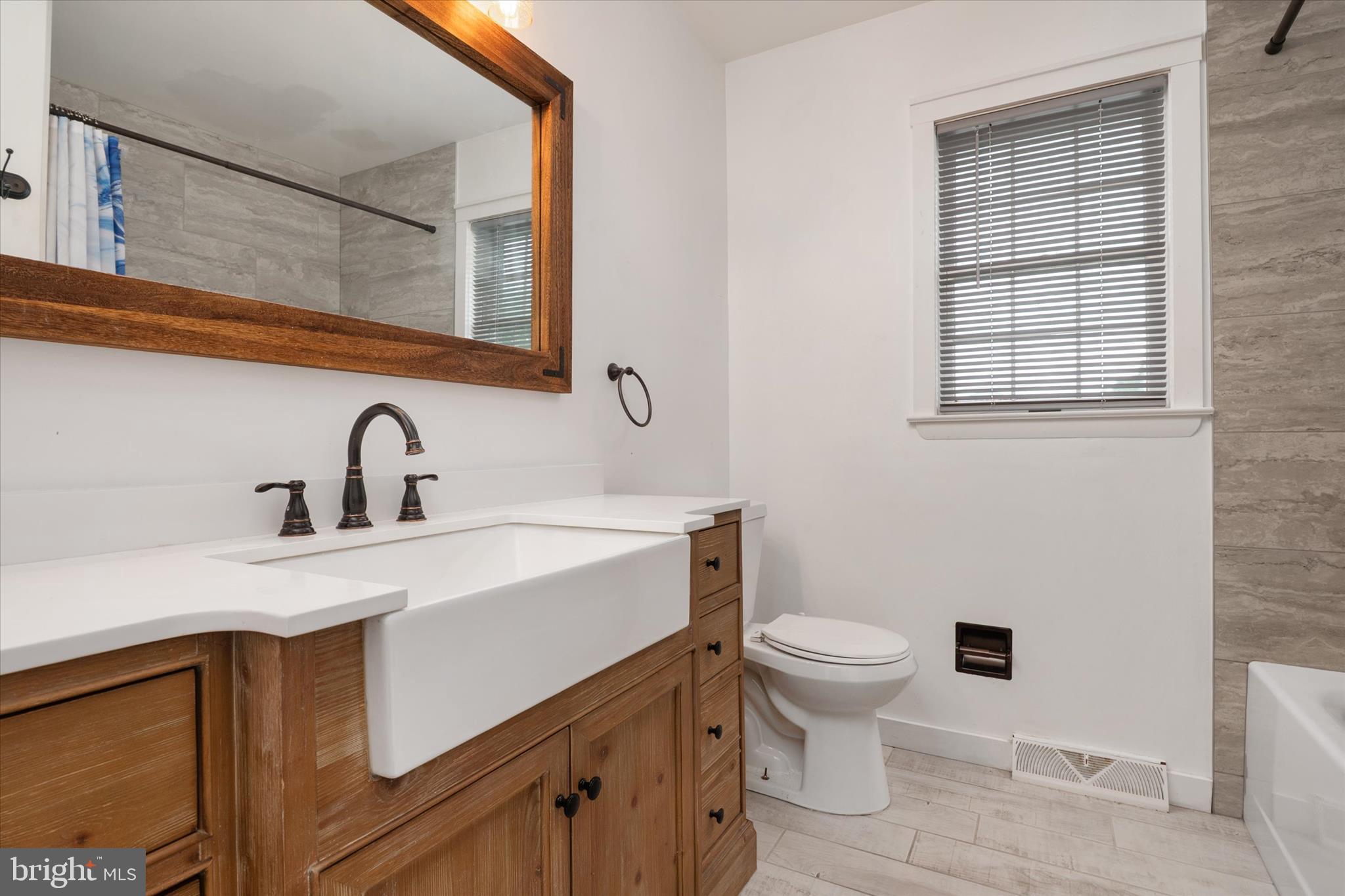 169 Roland Road Pasadena, MD 21122 - Photo 24 of 35