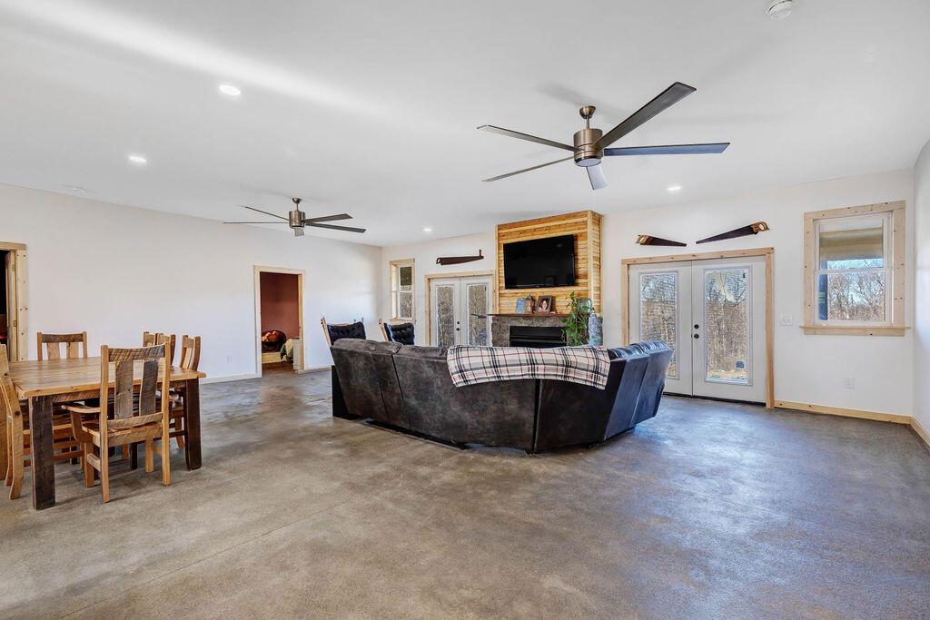 4550 Marietta Road Southwest Junction City, OH 43748 - Photo 10 of 45 Great Room
