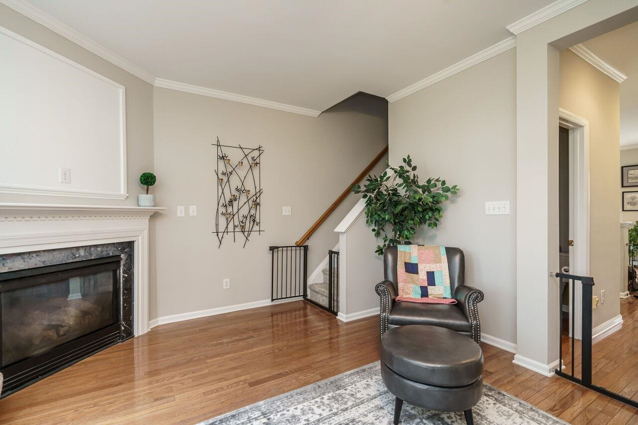 6903 Middleboro Drive Raleigh, NC 27612 - Photo 8 of 26 Living Room