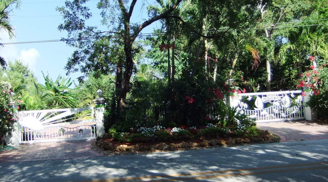 24 Sunset Road Key Largo, FL 33037 - Photo 3 of 23 2 Electric Gates