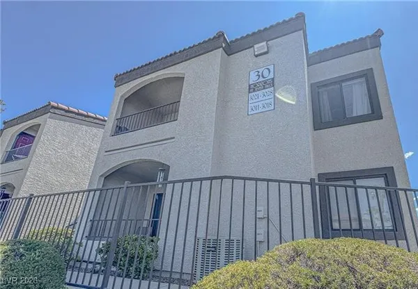 $1,395 | 950 Seven Hills Drive, Unit 3011, Henderson, NV 89052