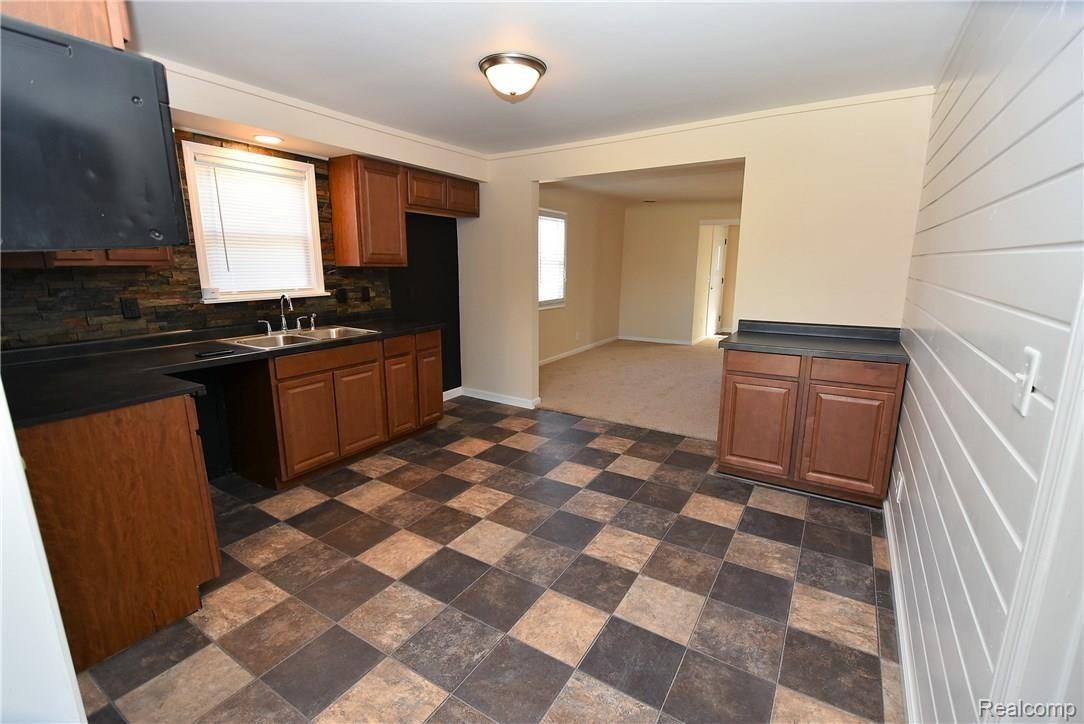 3062 Belsay Road Burton, MI 48519 - Photo 17 of 34 DSC_4396.JPG