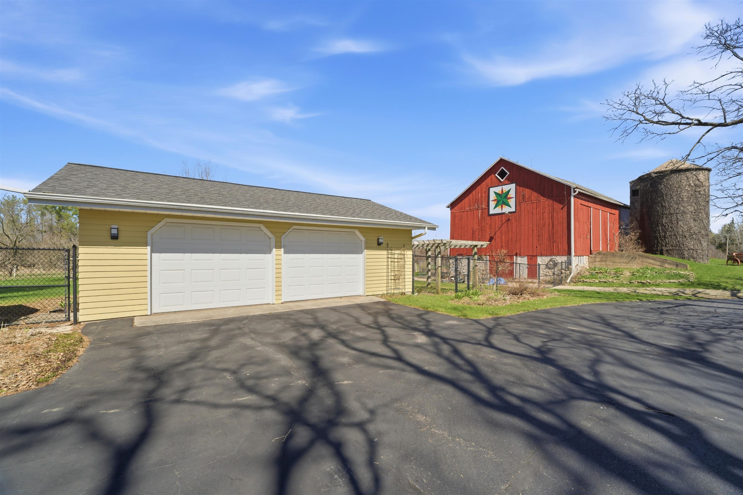 N3355 County Road West New London, WI 54961 - Photo 22 of 42