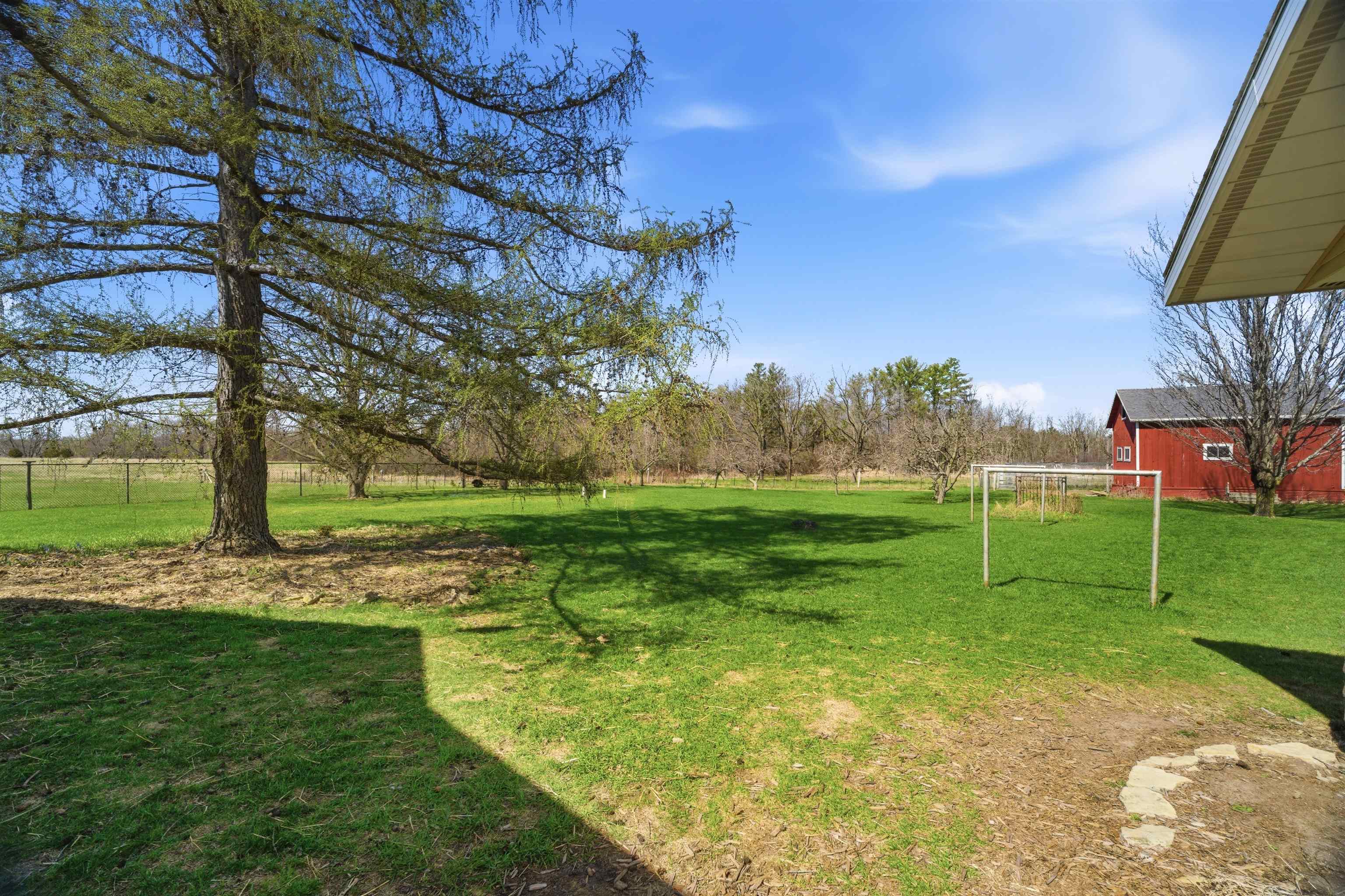 N3355 County Road West New London, WI 54961 - Photo 25 of 42