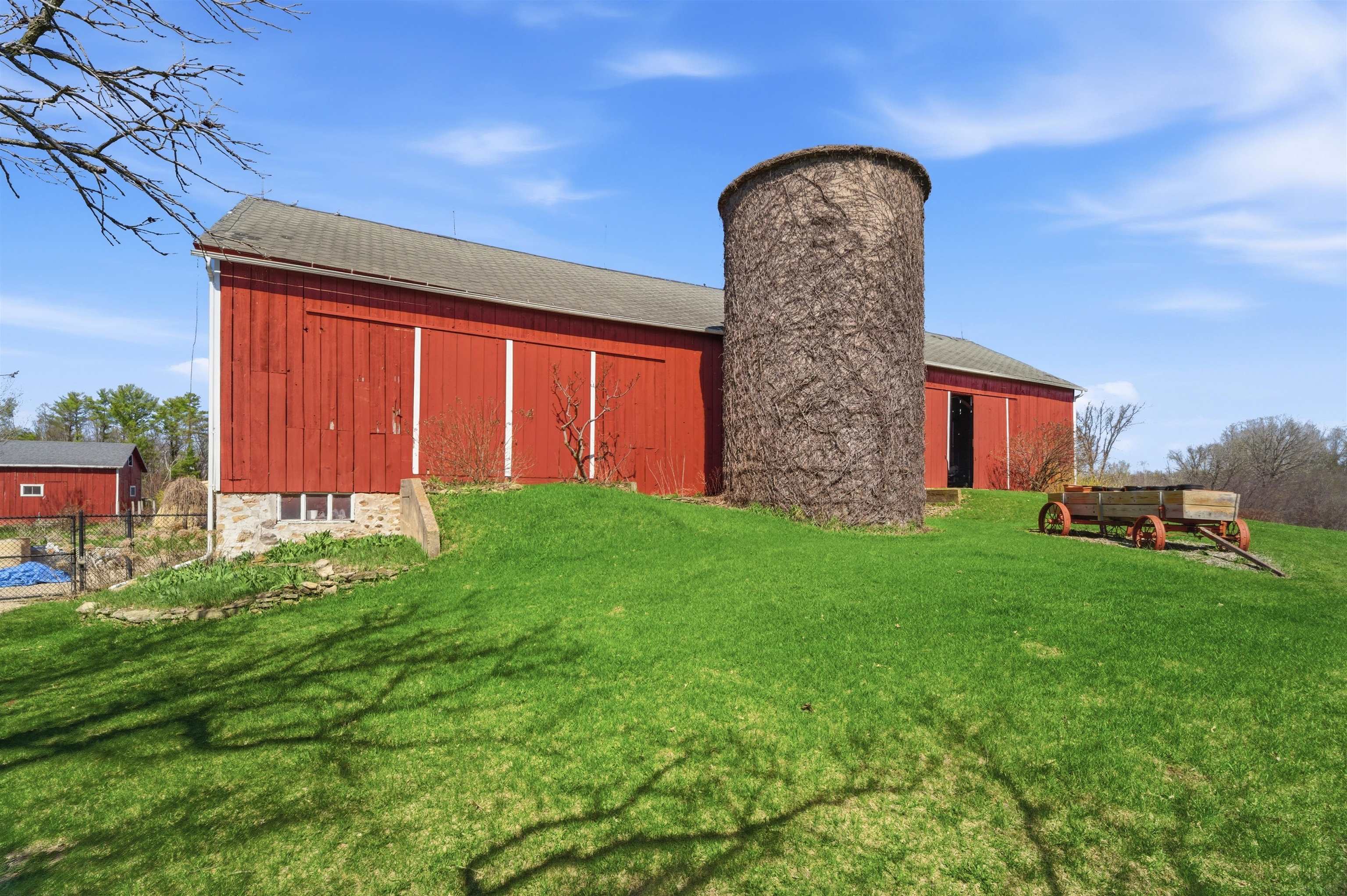 N3355 County Road West New London, WI 54961 - Photo 33 of 42