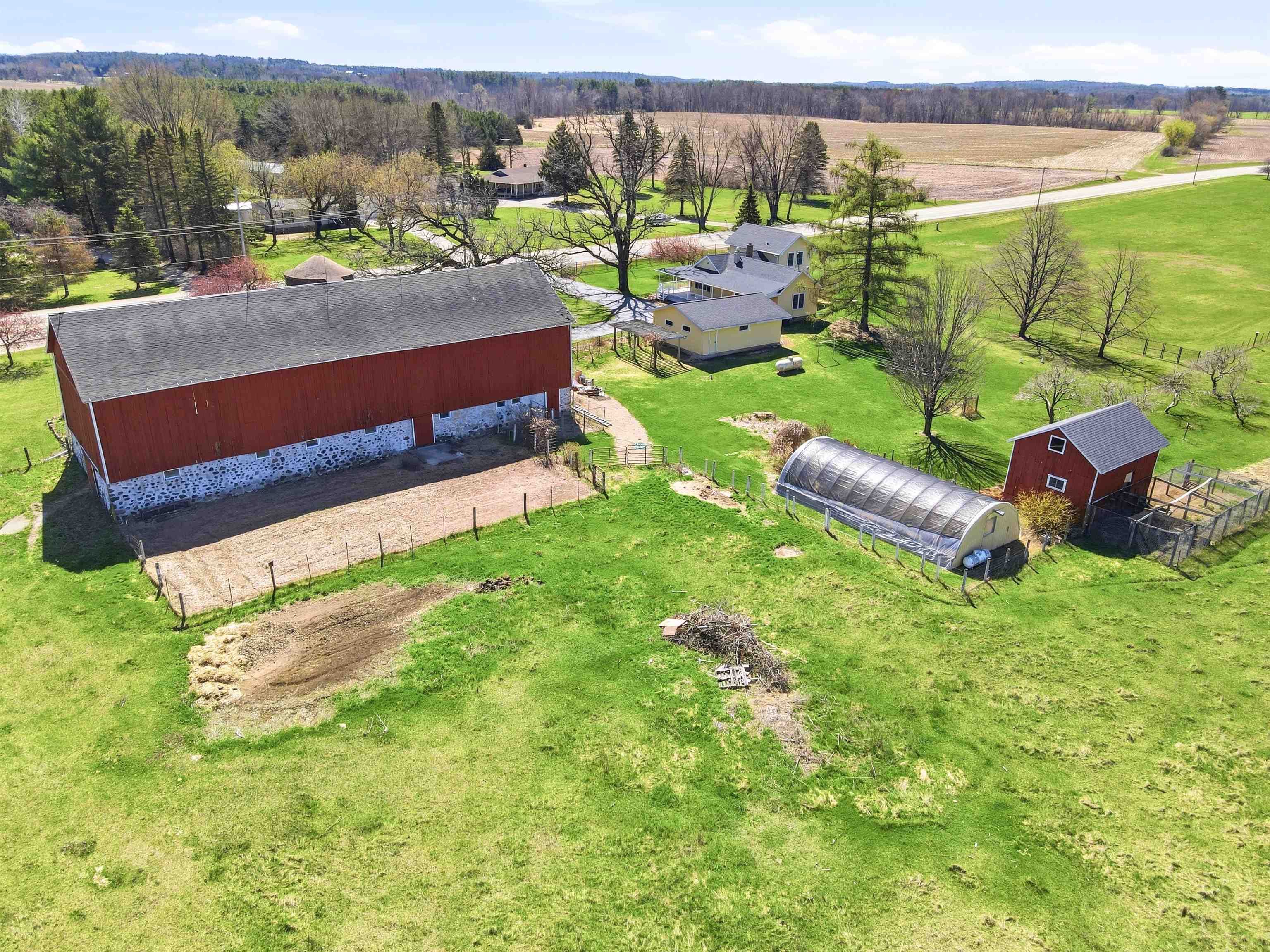 N3355 County Road West New London, WI 54961 - Photo 34 of 42