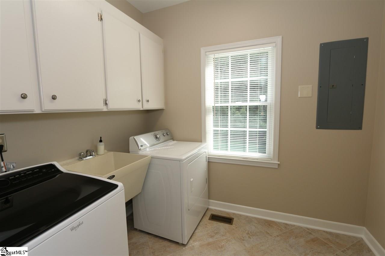323 English Oak Road Simpsonville, SC 29681 - Photo 11 of 23 Gallery Image 11