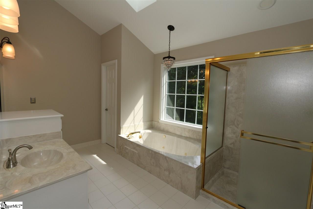 323 English Oak Road Simpsonville, SC 29681 - Photo 13 of 23 Gallery Image 13