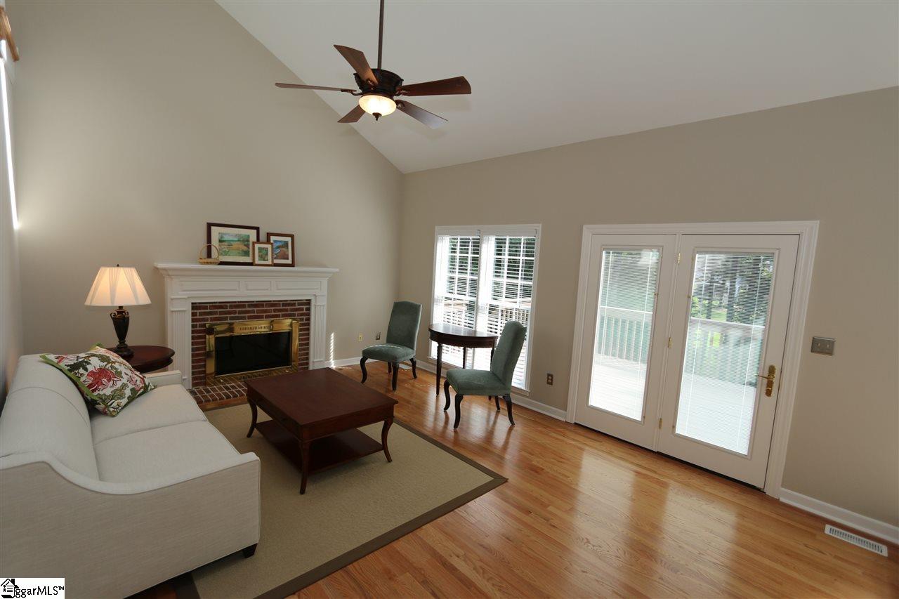 323 English Oak Road Simpsonville, SC 29681 - Photo 10 of 23 Gallery Image 10