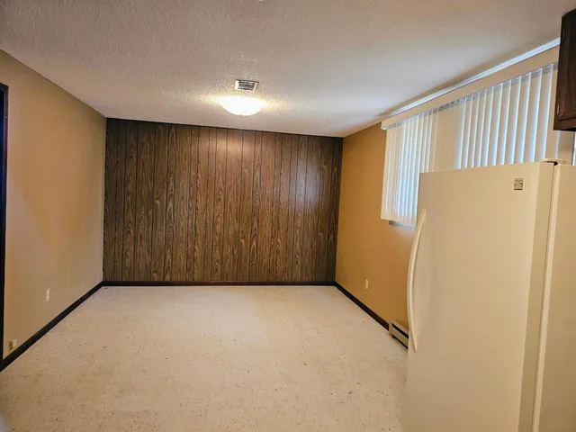 $215,000 | 402 East 2nd Street North, Truman, MN 56088