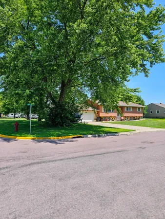 $205,000 | 402 East 2nd Street North, Truman, MN 56088