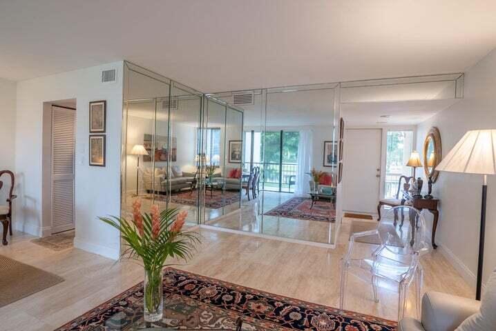 3205 Bridgewood Drive, Unit 3205 Boca Raton, FL 33434 - Photo 7 of 25 3205 Bridgewood - Hall