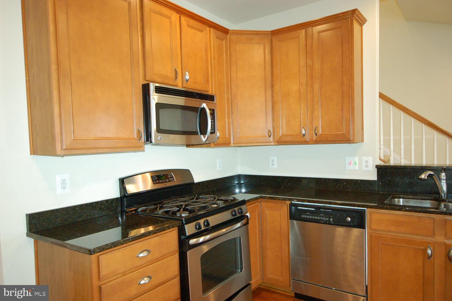 2717 Amber Crest Road Hanover, MD 21076 - Photo 15 of 50 Desirable gas cooking