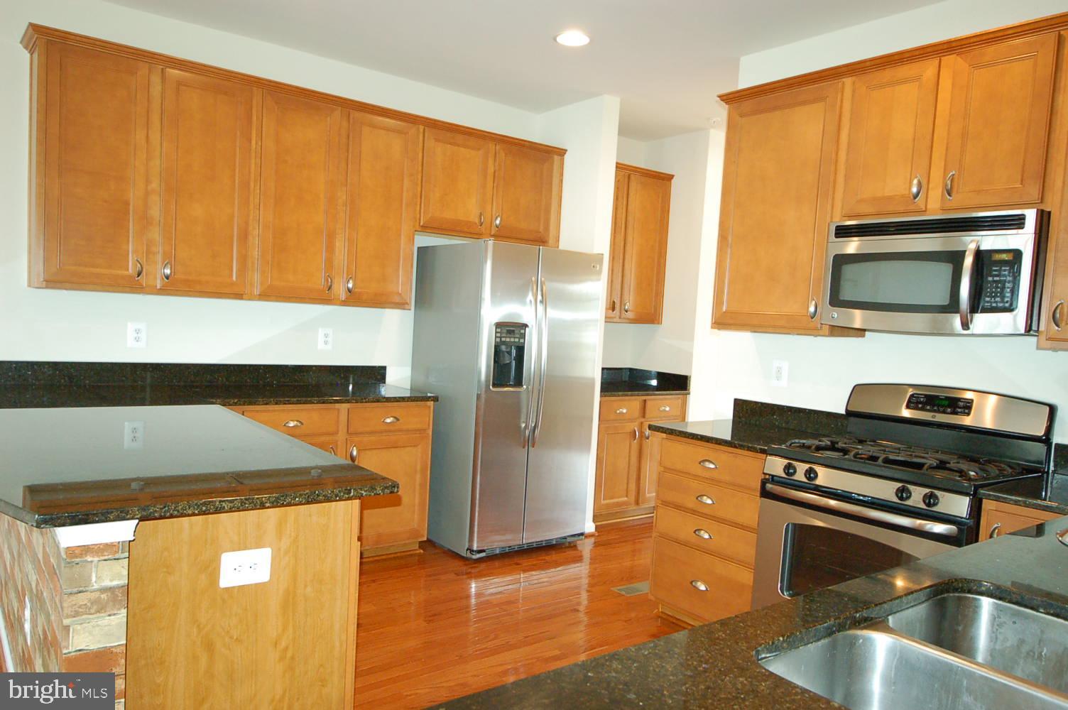 2717 Amber Crest Road Hanover, MD 21076 - Photo 16 of 50 Plenty of counter and cabinet space