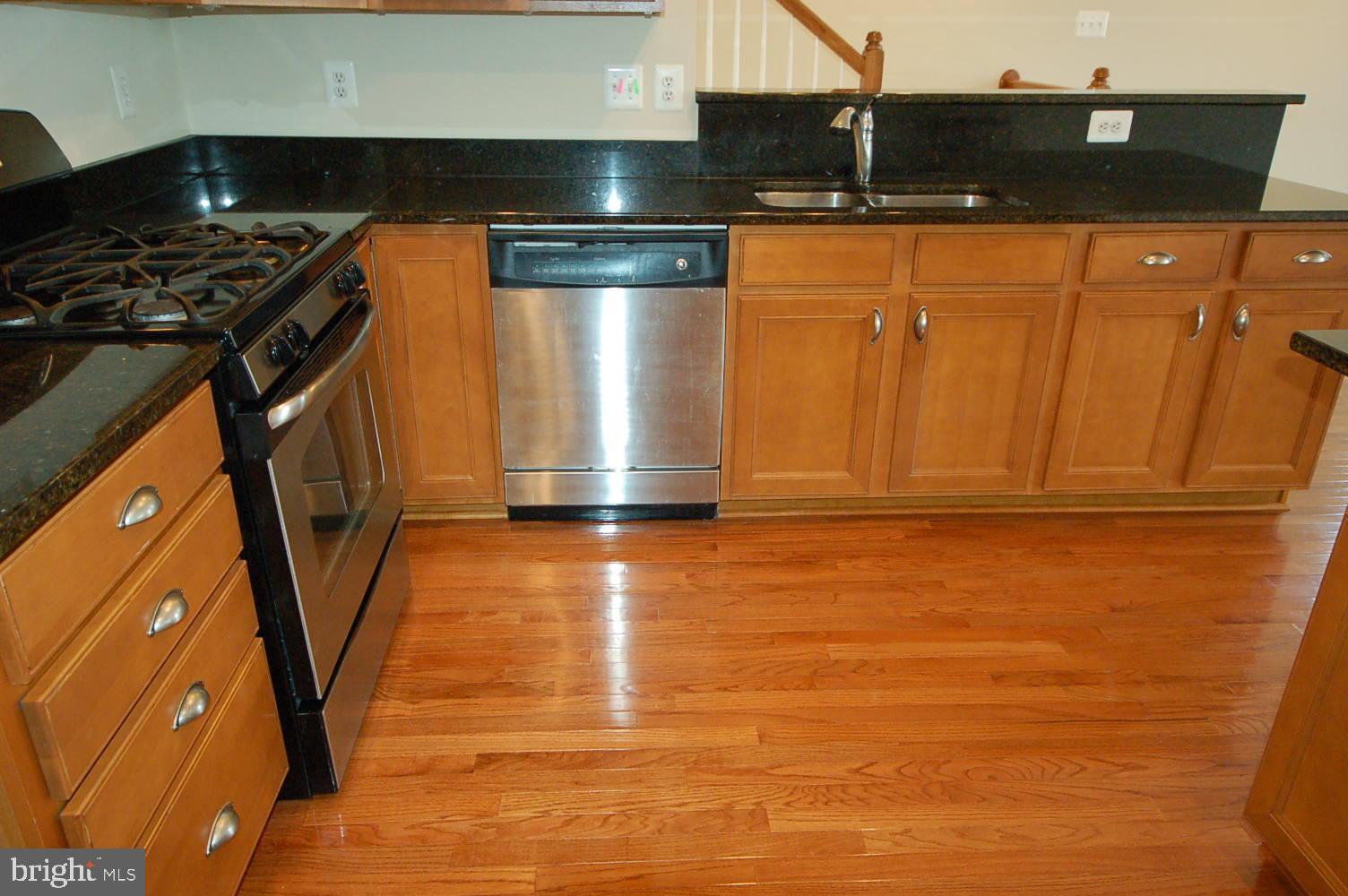 2717 Amber Crest Road Hanover, MD 21076 - Photo 20 of 50 Kitchen stainless steel appliances