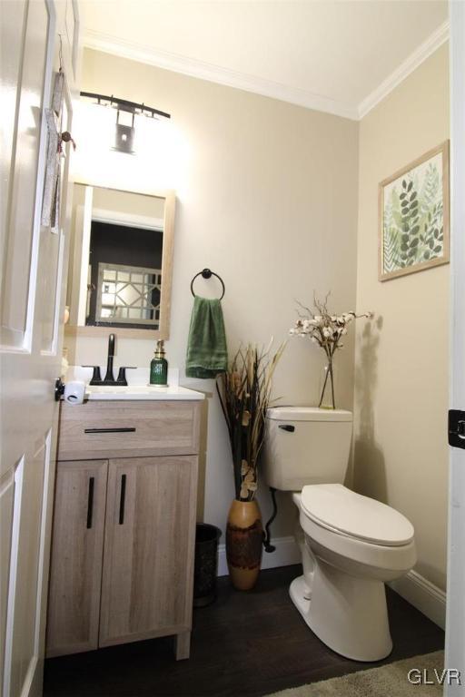 472 Georgetown Road Nazareth, PA 18064 - Photo 13 of 30 a bathroom with a sink toilet and mirror