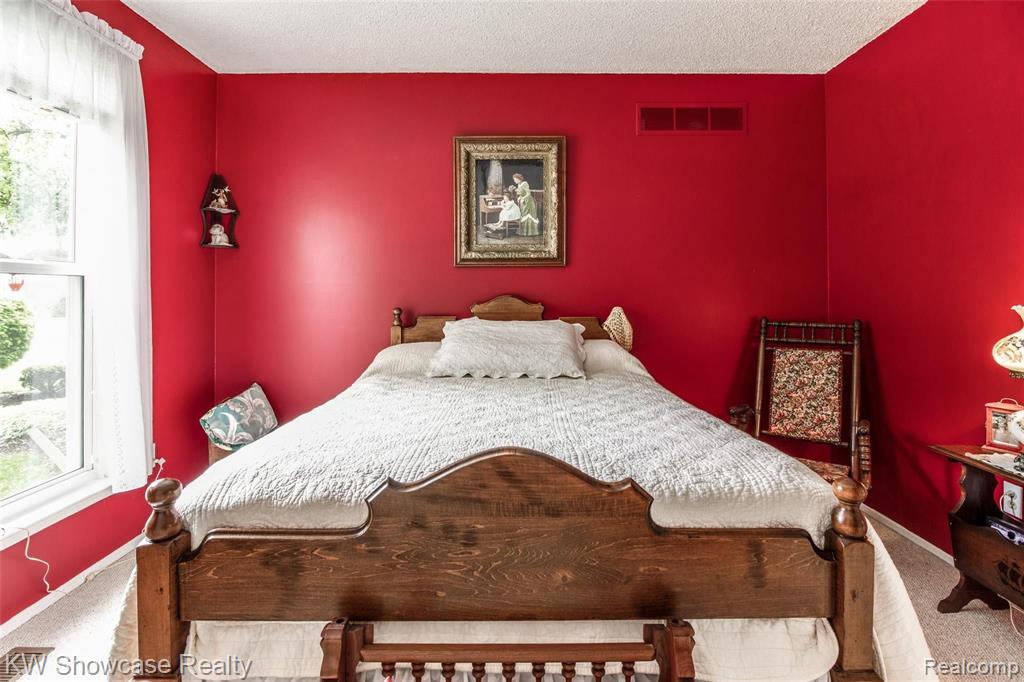 998 Hadley Road Rochester Hills, MI 48307 - Photo 30 of 42