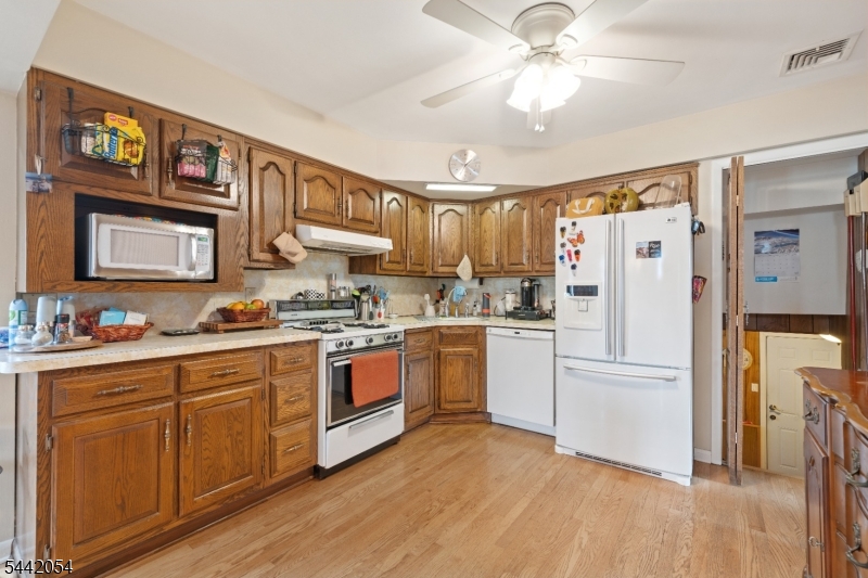 21 Ravine Avenue Nutley, NJ 07110 - Photo 11 of 39