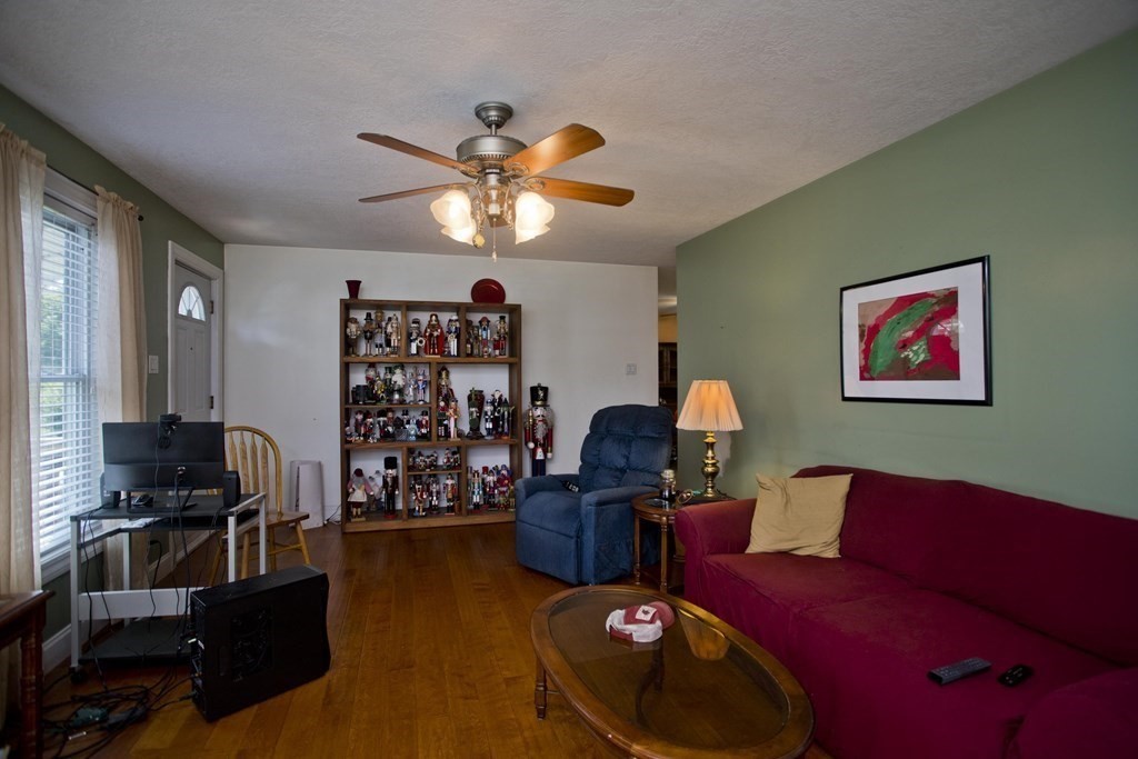 126 Ambrose Street Springfield, MA 01109 - Photo 3 of 25 Gallery Image 3
