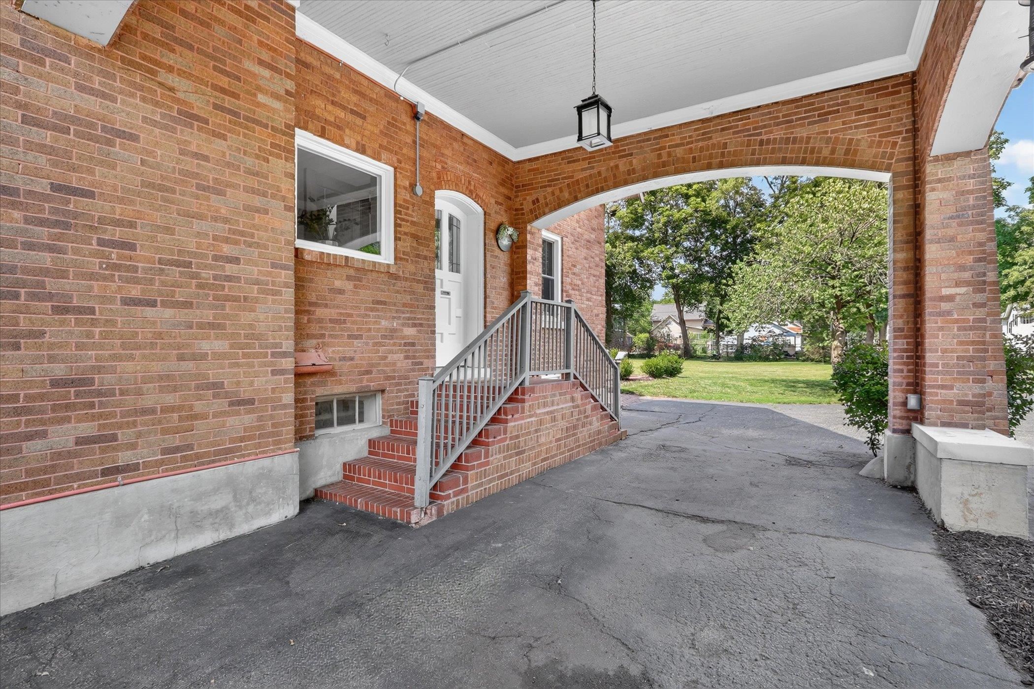 1229 Chapin Street Beloit, WI 53511 - Photo 5 of 66