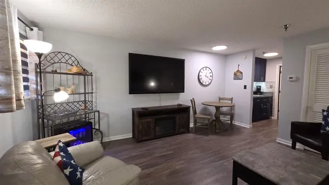 $169,900 | 3200 River Ranch Boulevard, Unit 303, River Ranch, FL 33867