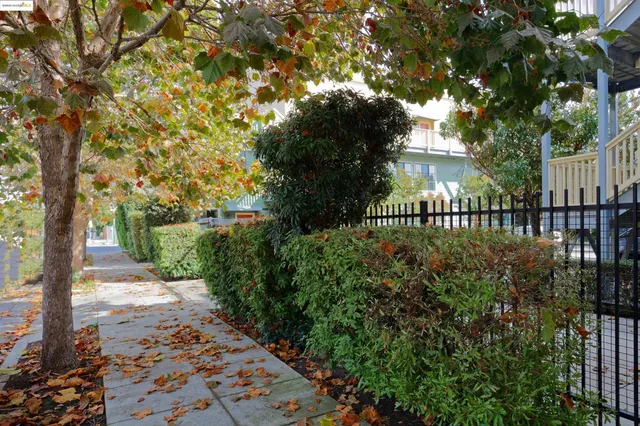 $595,000 | 1565 32nd Street, Unit 4, Oakland, CA 94608