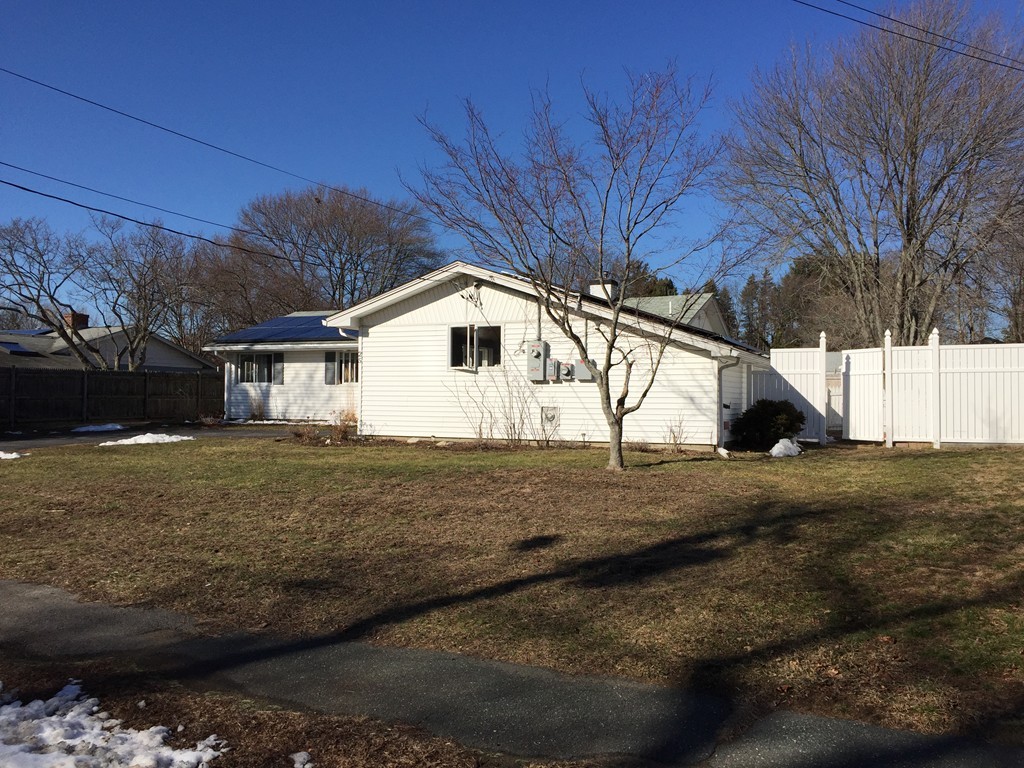 25 Colgate Road Beverly, MA 01915 - Photo 3 of 19 Gallery Image 3