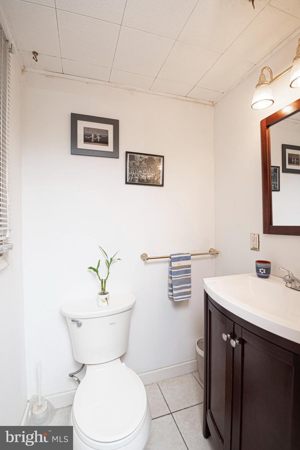 617 March Street Reading, PA 19607 - Photo 19 of 35 First floor half bath