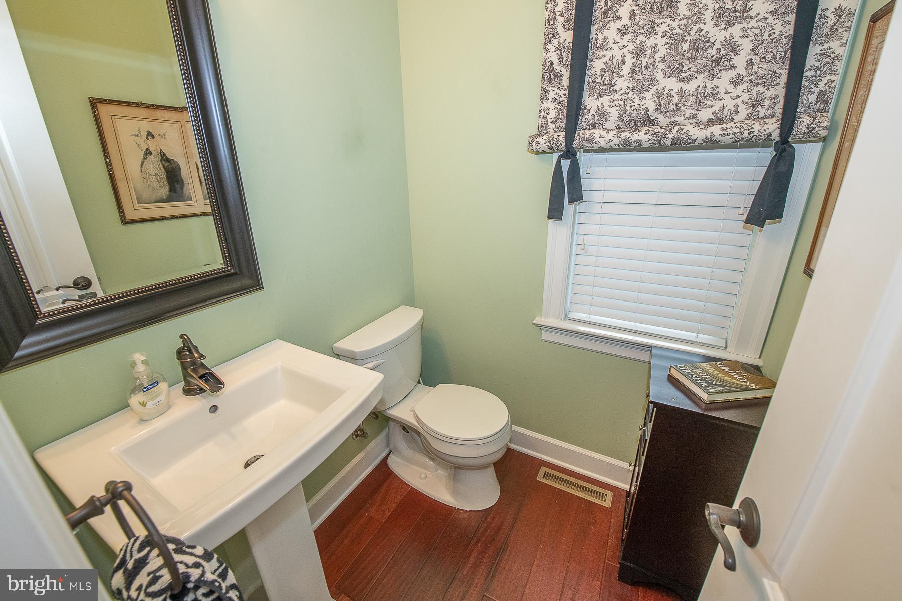 317 Conestoga Road Wayne, PA 19087 - Photo 11 of 65 Formal powder room