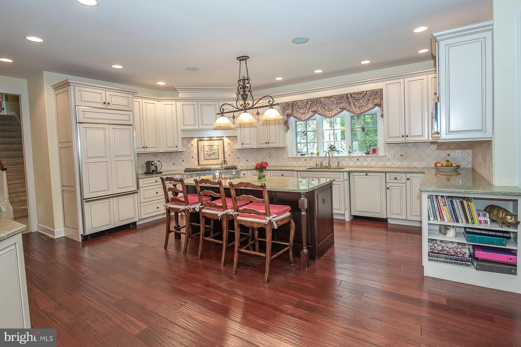 317 Conestoga Road Wayne, PA 19087 - Photo 18 of 65 Large off white kitchen with center island