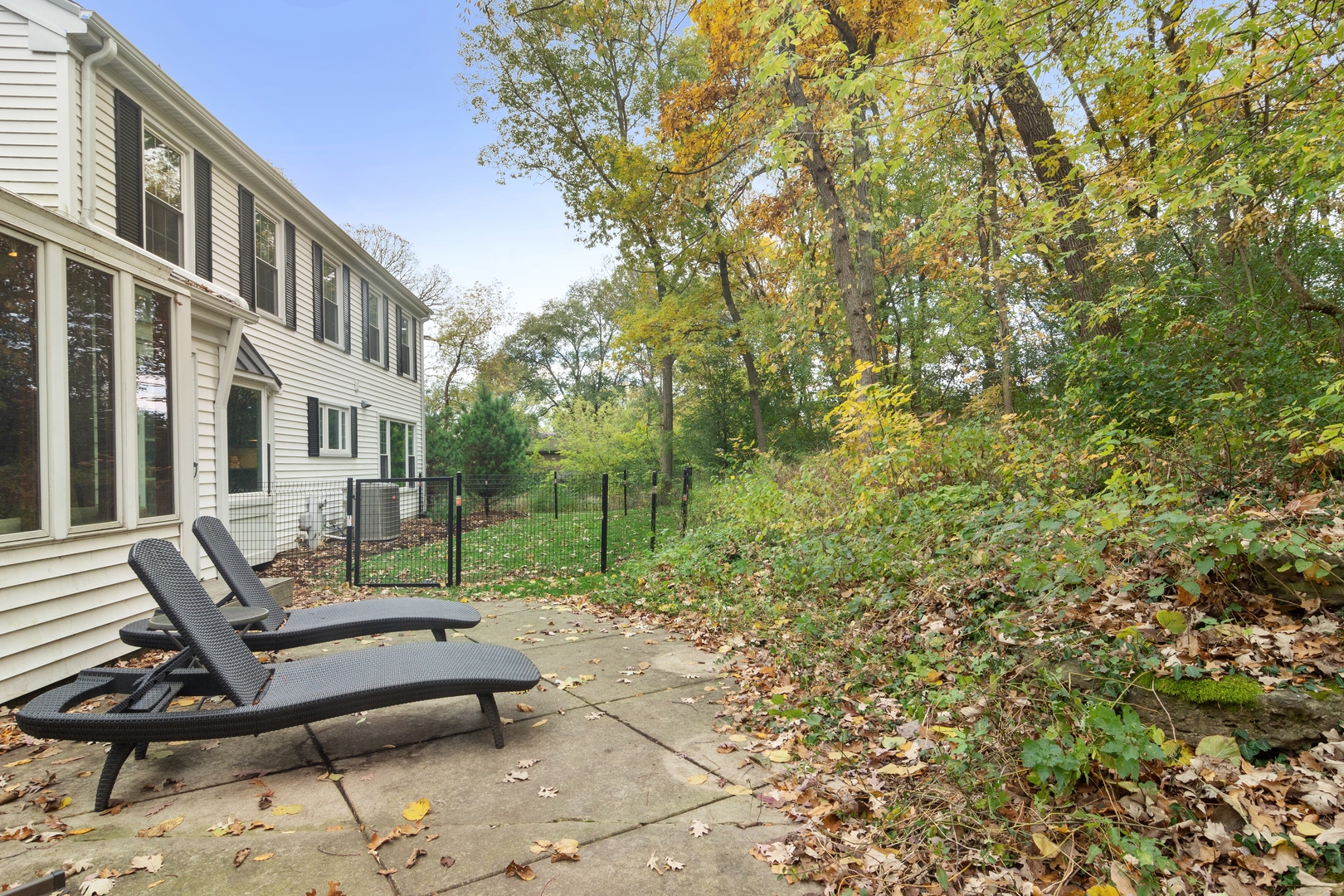 21361 West Brandon Road Kildeer, IL 60047 - Photo 29 of 30 a backyard of a house with outdoor seating