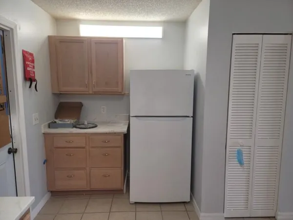 $1,800 | 3304 Oleander Avenue, Fort Pierce, FL 34982