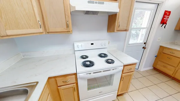 $1,800 | 3304 Oleander Avenue, Fort Pierce, FL 34982