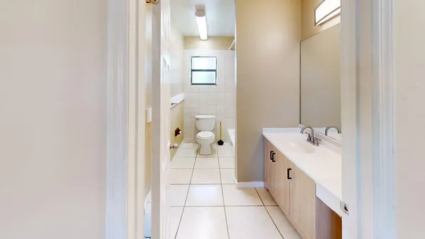 $1,800 | 3304 Oleander Avenue, Fort Pierce, FL 34982