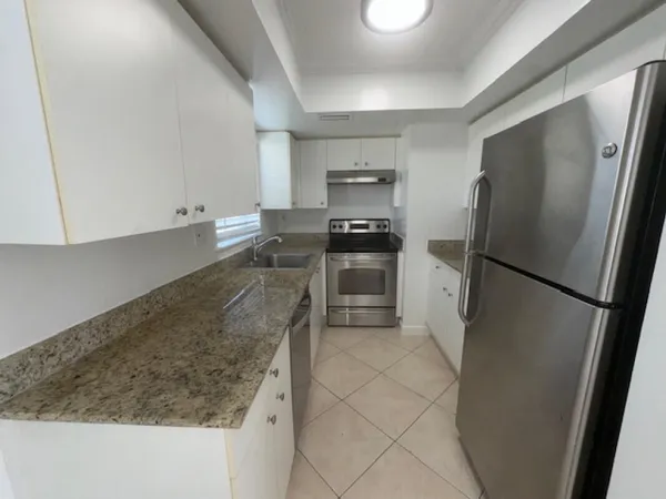$1,595 | 8 Southeast 19th Avenue, Unit 9, Pompano Beach, FL 33060