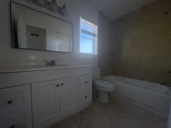 $1,595 | 8 Southeast 19th Avenue, Unit 9, Pompano Beach, FL 33060